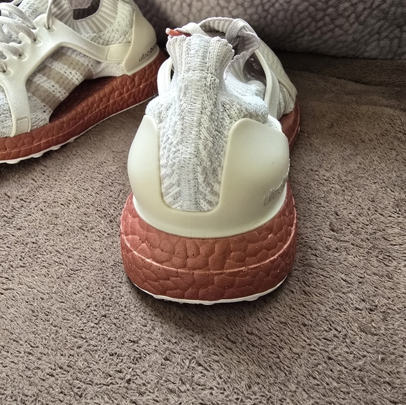 "RARE" Adidas ULTRABOOST (new without original box ) - Picture 7 of 9